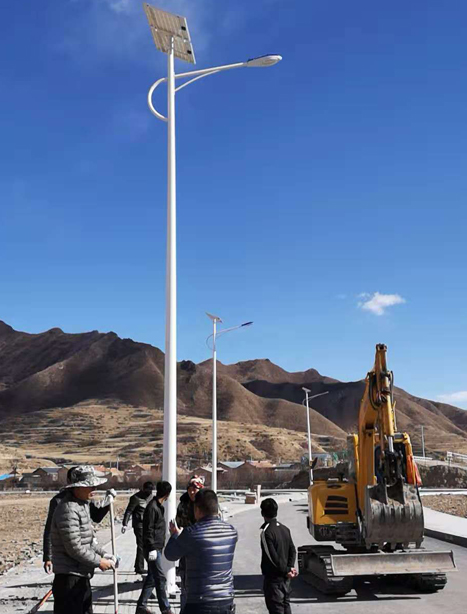 甘南碌曲10米陇西太阳能路灯项目