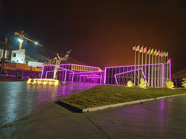 城市亮化是现代城市建设的重要组成部分，它不仅可以美化城市的夜景，还能提升城市的整体形象。随着科技的不断进步，城市亮化也得到了更多的关注和创新。本文将介绍一些关于城市亮化的创意和技术，帮助读者了解陇西城市亮化的重要性以及如何进行陇西城市亮化的规划和实施。